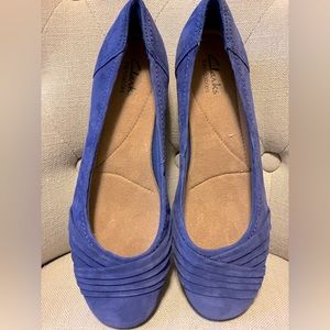 Clark’s comfort slip in shoes 8.5